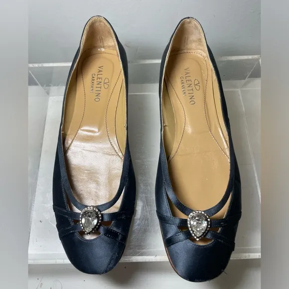 Valentino Garavani slik flats whit jefe les toe sz 7.5 made in italy