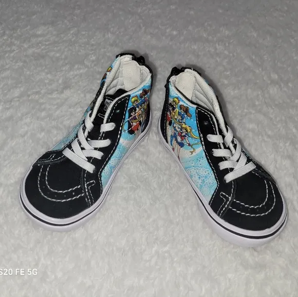 VANS * Girl Sneakers * Sailor Moon * Size 6.5 * Toddler Shoes * Anime *