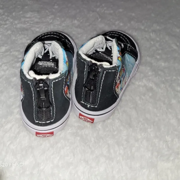 VANS * Girl Sneakers * Sailor Moon * Size 6.5 * Toddler Shoes * Anime *