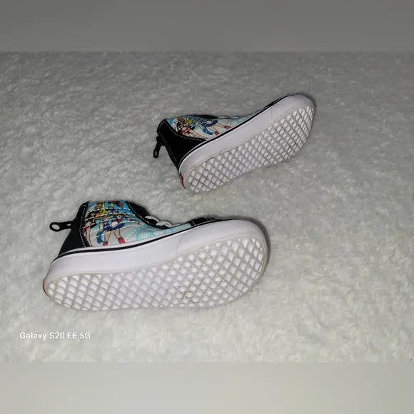 VANS * Girl Sneakers * Sailor Moon * Size 6.5 * Toddler Shoes * Anime *