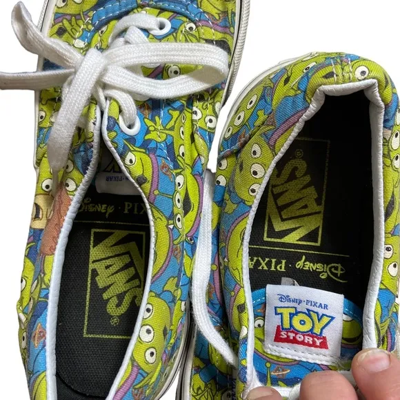 Vans x Disney Pixar Toy Story Glow in the Dark Aliens Sneakers Size 6