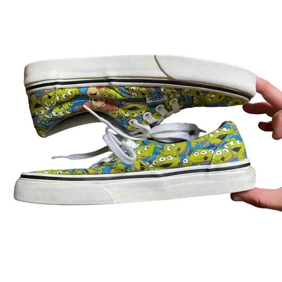 Vans x Disney Pixar Toy Story Glow in the Dark Aliens Sneakers Size 6