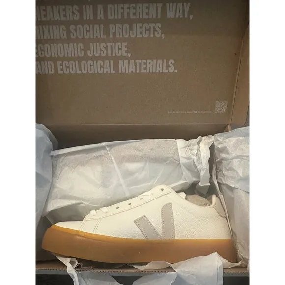 Veja Campo Sneakers Leather Gum Sole Casual Shoes Women's Size 39 Preppy Travel