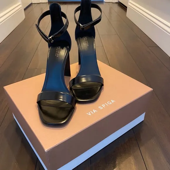 VIA SPIGA BLACK FAXON SANDALS