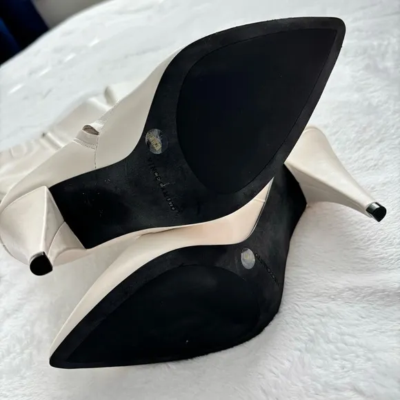VINCE CAMUTO Alessa Cream Leather Wide Calf Knee High Heeled NEW Boots--7.5WC