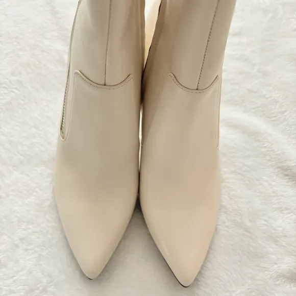 VINCE CAMUTO Alessa Cream Leather Wide Calf Knee High Heeled NEW Boots--7.5WC