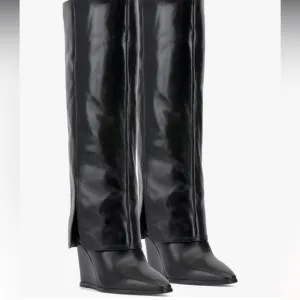 VINCE CAMUTO COW DERBY BLACK KNEE HIGH BOOTS SIZE 6.5 M with wide calf