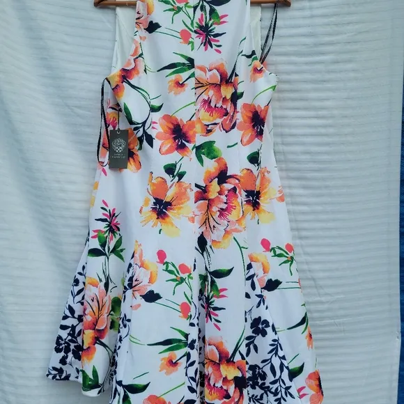 Vince camuto floral sleeveless V-neck Dress