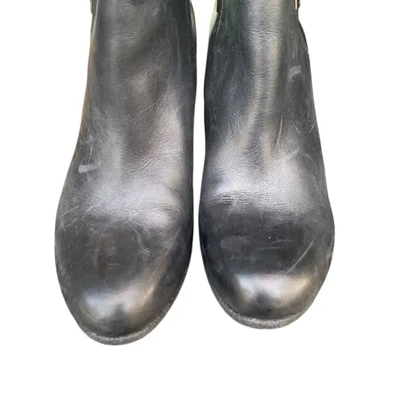 VINCE CAMUTO HARRIET LEATHER ANKLE BOOTS I Size: 8M