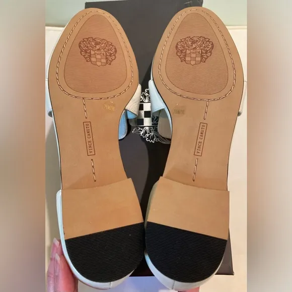 Vince Camuto New In Box Size 7.5 Wenerly Flats in Warm White Moon Leather