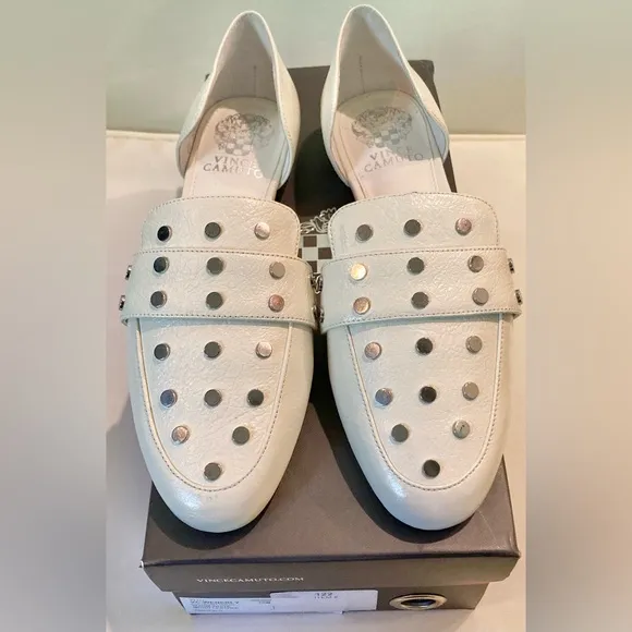 Vince Camuto New In Box Size 7.5 Wenerly Flats in Warm White Moon Leather