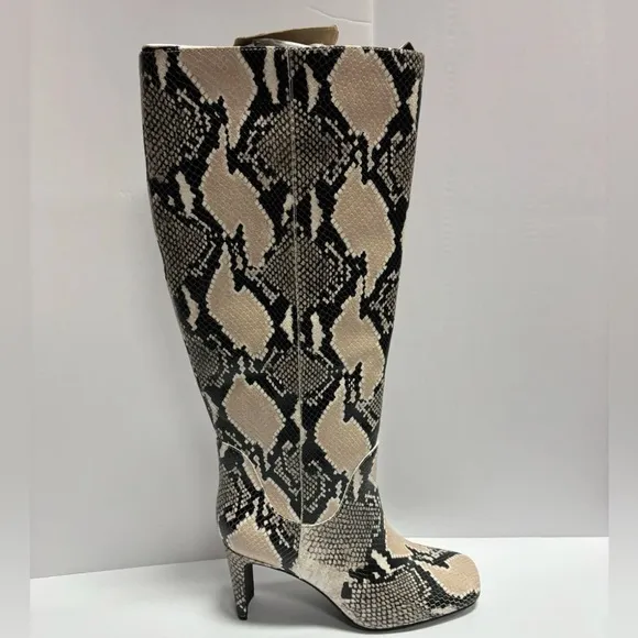 Vince Camuto Women’s Vestella, Ivory Knee High Boots, Size 8.5M, Wide Calf