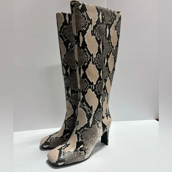Vince Camuto Women’s Vestella, Ivory Knee High Boots, Size 8.5M, Wide Calf