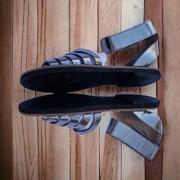 VINCE Cassie Leather Gladiator Sandals Size 36 6 Gunmetal Metallic Gray Strappy