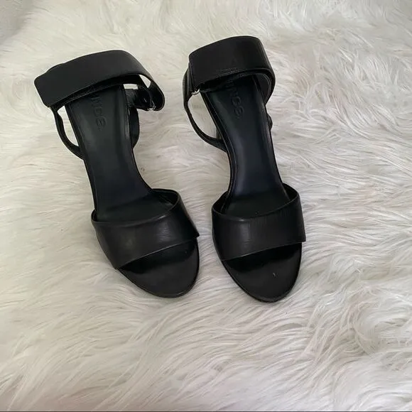 Vince Genna Velcro strap heels sandals black 6.5