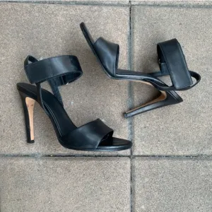 Vince Vero Cuoio Black Leather Heeled Sandals