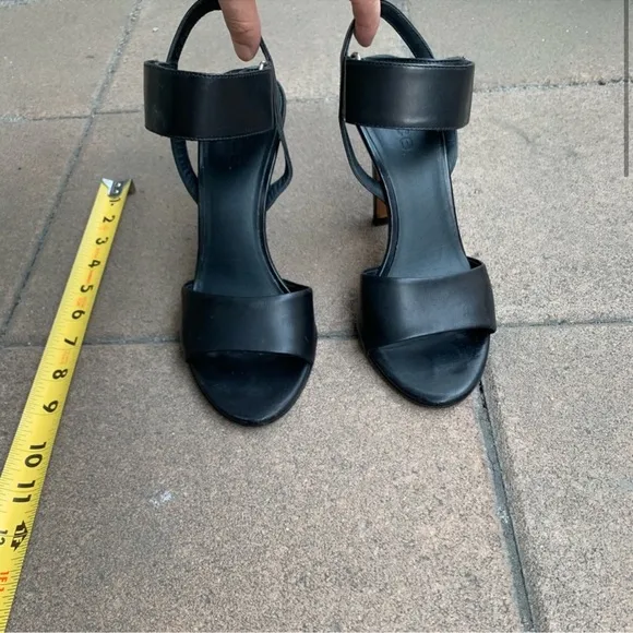 Vince Vero Cuoio Black Leather Heeled Sandals