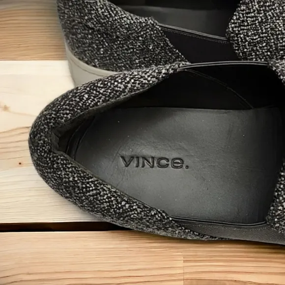 VINCE Warren Knit Platform Sneakers 7 Boucle Tweed Gray Black Slip On Trainers