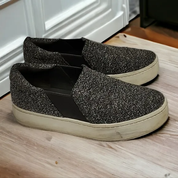 VINCE Warren Knit Platform Sneakers 7 Boucle Tweed Gray Black Slip On Trainers