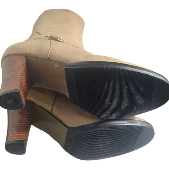 Vintage 1980s Tan Leather Heeled High Calf Boots Sized 6B