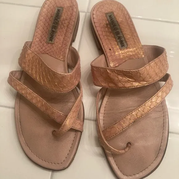 Vintage 35.5 5.5 Manolo Blahnik Susa Leather Thong Sandals snake skin flats