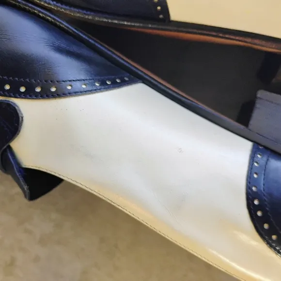 Vintage Ferragamo Navy Blue &amp; White Leather Kiltie Buckle Shoes Loafers Size 9
