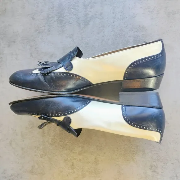 Vintage Ferragamo Navy Blue &amp; White Leather Kiltie Buckle Shoes Loafers Size 9