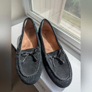 Vionic Black Slip-On Loafers with Moccasin Design Size 9.5