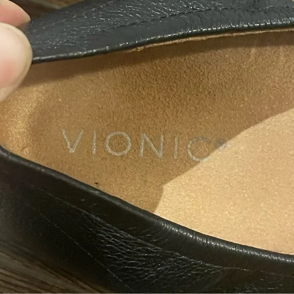 Vionic Cynthia Leather Lug Sole Slip On Loafers Pewter Chain Link 9.5