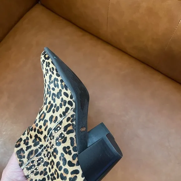 VIONIC GEORGIA CALF HAIR Studded BOOTIE Fall Boots Leopard cheetah print Sz 8.5
