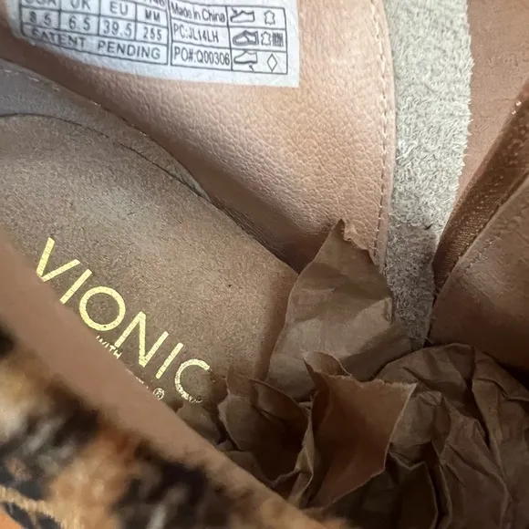 VIONIC GEORGIA CALF HAIR Studded BOOTIE Fall Boots Leopard cheetah print Sz 8.5
