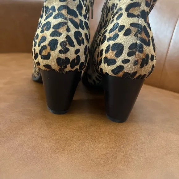 VIONIC GEORGIA CALF HAIR Studded BOOTIE Fall Boots Leopard cheetah print Sz 8.5