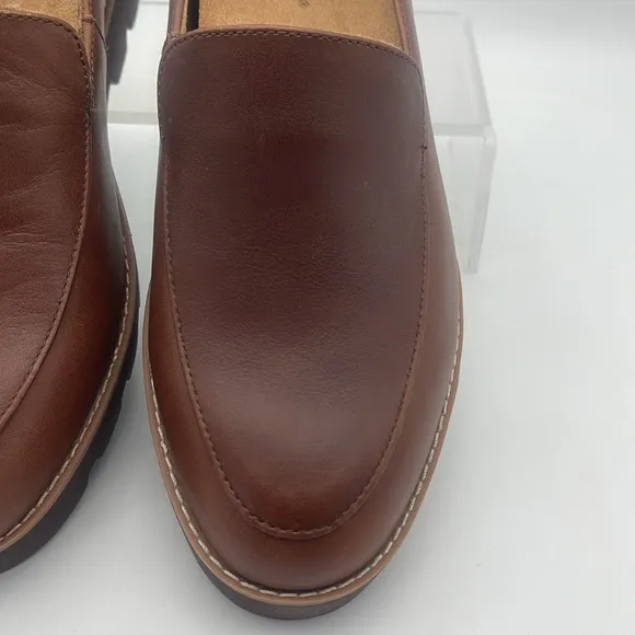 Vionic Kensley Loafers Leather Lug Sole Slip On NWOT Size 7