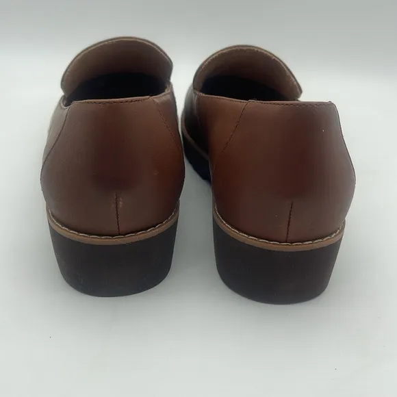 Vionic Kensley Loafers Leather Lug Sole Slip On NWOT Size 7