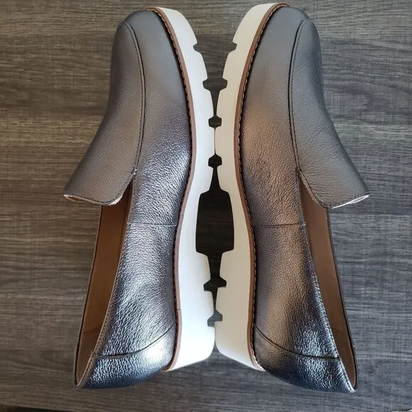 Vionic Kensley Metallic Leather Slip-On Loafer Lug Sole Pewter Size Women 9 WIDE
