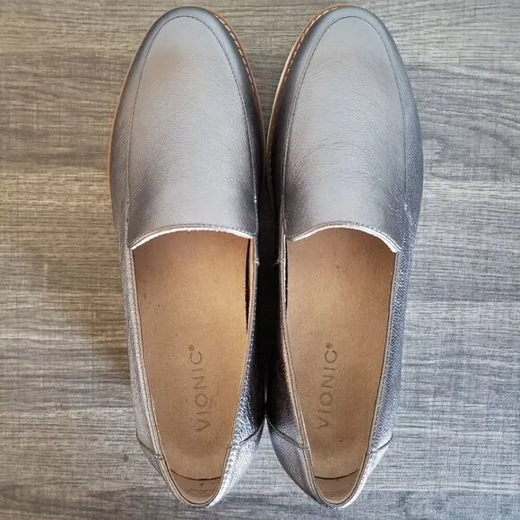 Vionic Kensley Metallic Leather Slip-On Loafer Lug Sole Pewter Size Women 9 WIDE