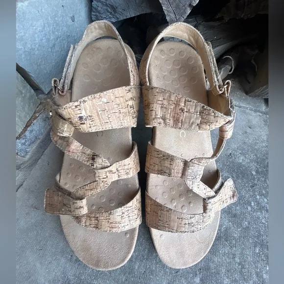 Vionic Paros orthotic cork sandals w/3 adjustable velcro straps Sz-11. M