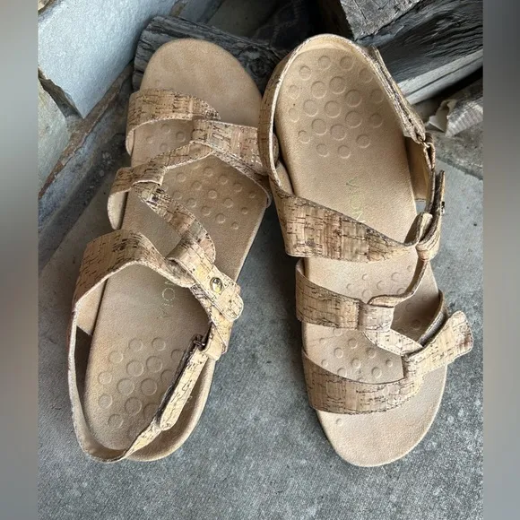 Vionic Paros orthotic cork sandals w/3 adjustable velcro straps Sz-11. M