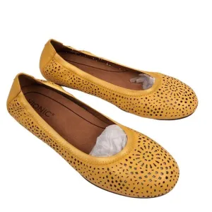 Vionic Robyn Perforated Leather Ballet Flats Shoes Size 9.5 Buttercup New Defect