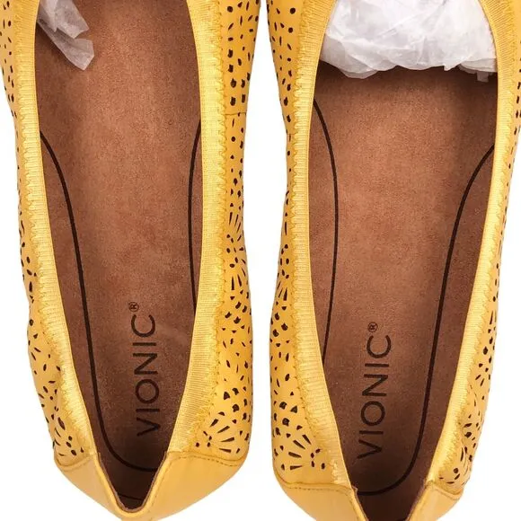 Vionic Robyn Perforated Leather Ballet Flats Shoes Size 9.5 Buttercup New Defect