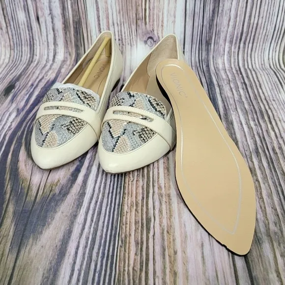 𝅺Vionic Savannah Cream Boa Print Point Toe Flats New Size 10 Wide