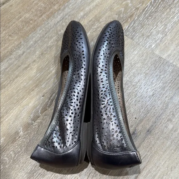 Vionic Size 8.5  Silver Loafers with Perforated Design and Orthopedic Sole