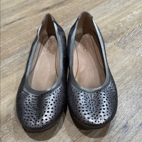 Vionic Size 8.5  Silver Loafers with Perforated Design and Orthopedic Sole