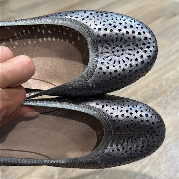 Vionic Size 8.5  Silver Loafers with Perforated Design and Orthopedic Sole