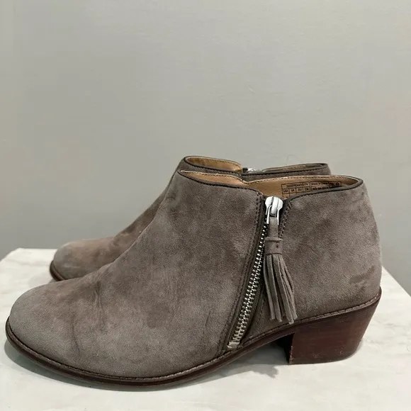Vionic Suede Upper Stacked Heel Side Zipper Tassel Ankle Booties Boots 8