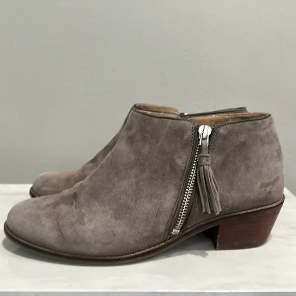 Vionic Suede Upper Stacked Heel Side Zipper Tassel Ankle Booties Boots 8