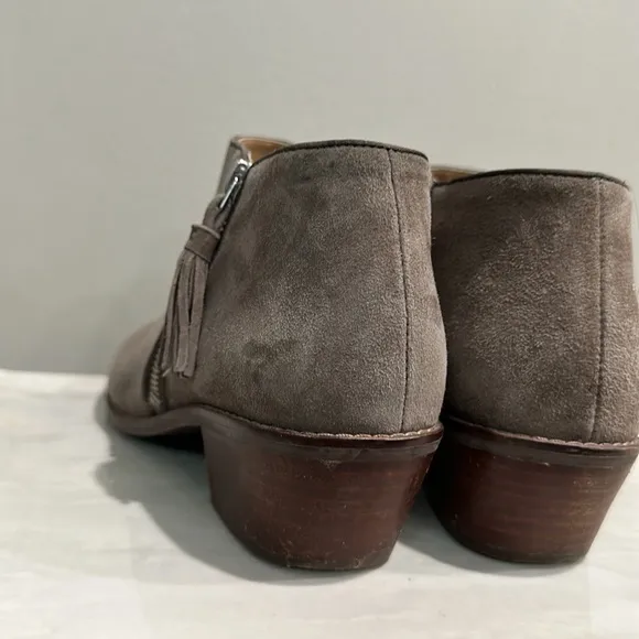 Vionic Suede Upper Stacked Heel Side Zipper Tassel Ankle Booties Boots 8