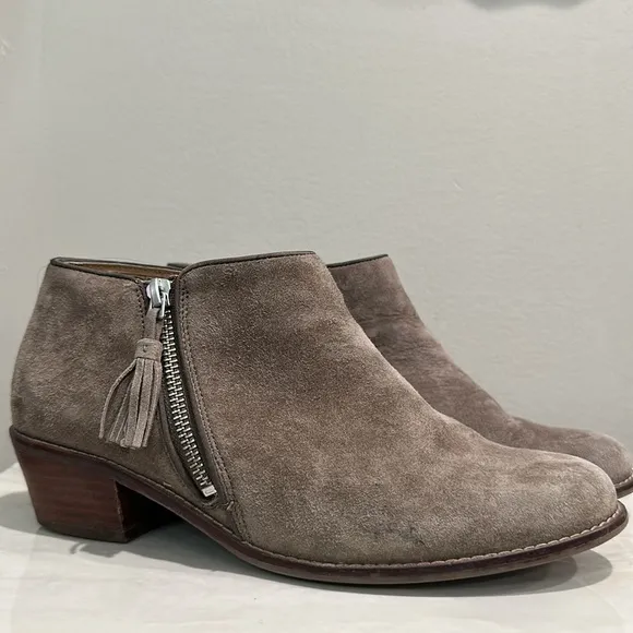 Vionic Suede Upper Stacked Heel Side Zipper Tassel Ankle Booties Boots 8