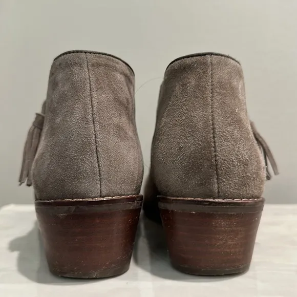 Vionic Suede Upper Stacked Heel Side Zipper Tassel Ankle Booties Boots 8