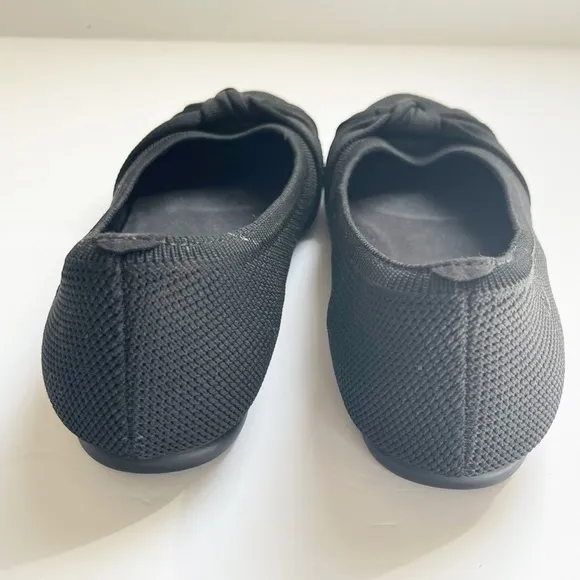 Vivaia Bini Knotted Almond Toe Black Flats Sz 41